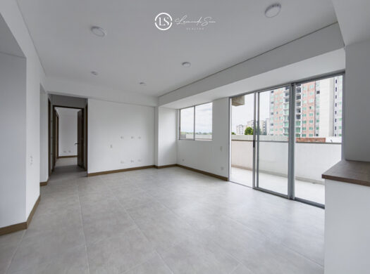 Apartamento en venta en Palmira frente al centro comercial Llanogrande con balcón de 35 m² único en la unidad