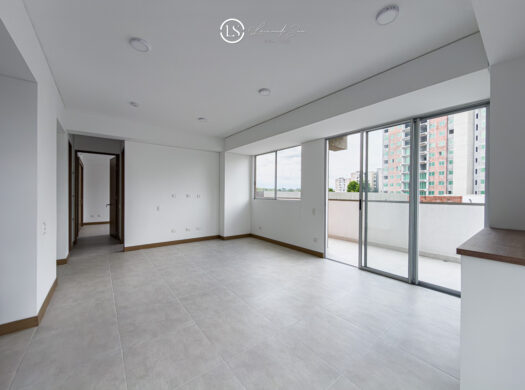 Apartamento en venta en Palmira frente al centro comercial Llanogrande con balcón de 35 m² único en la unidad