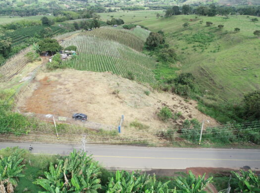 Lote Campestre en Venta cerca del Lago Calima con Nacimiento de Agua – 3.000 m² de Exclusividad