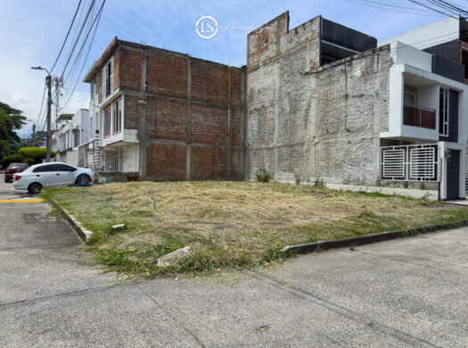 Lote esquinero en venta Rincon del Bosque Palmira