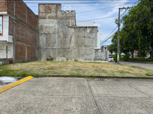 Lote esquinero en venta Rincon del Bosque Palmira