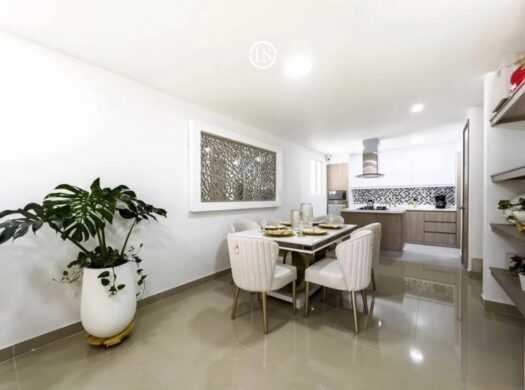 Casa esquinera de lujo en venta en la Estrella Palmira